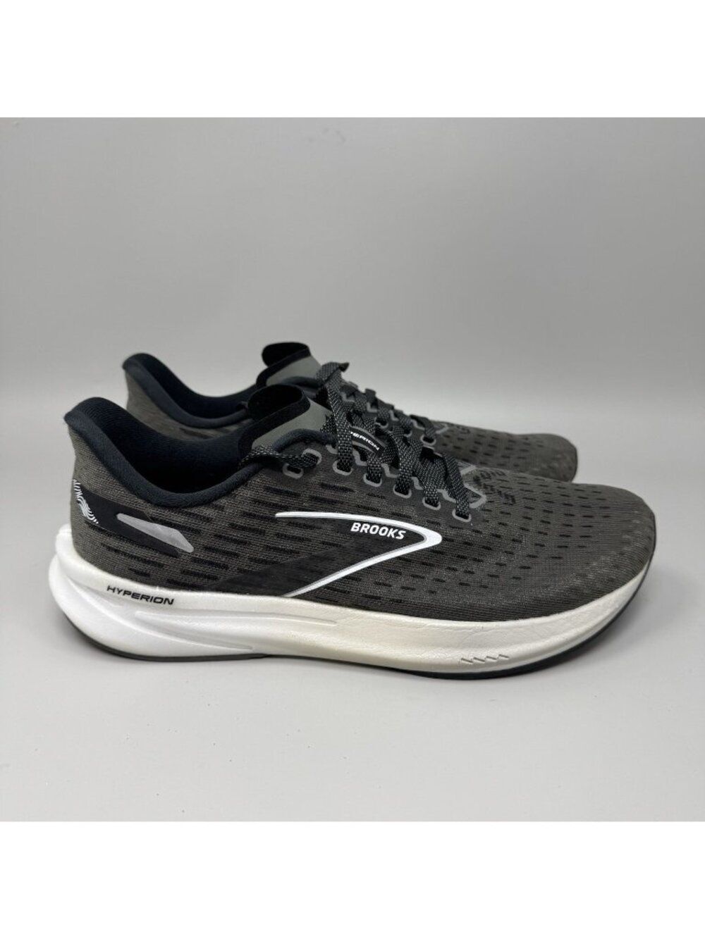 Brooks Hyperion Womens Size 9.5 Black Gray White Athletic Running Shoes Sneakers